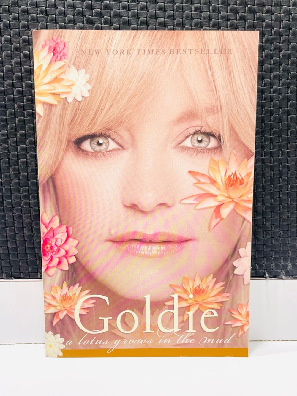Autographed Goldie Hawn Book NEW!